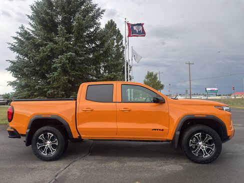 Used 2025 GMC Canyon AT4 w/ Technology Plus Package AWD/4WD image 5