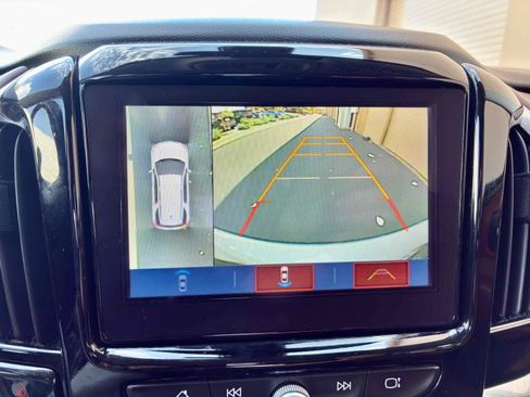 Used 2018 Chevrolet Traverse High Country w/ LPO, 'HIT The Road' Package AWD/4WD image 22
