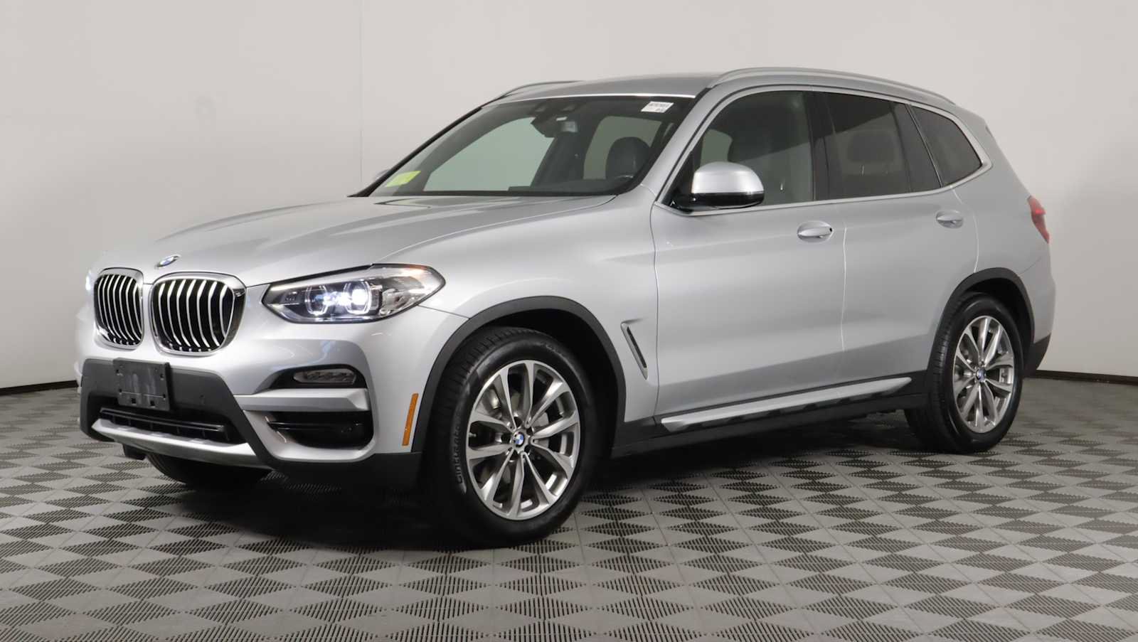 Used 2019 BMW X3 xDrive30i w/ Premium Package AWD/4WD image 3