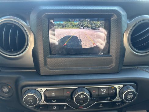 Used 2022 Jeep Gladiator Sport AWD/4WD image 20