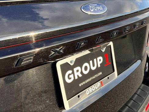 Used 2025 Ford Explorer ST image 28
