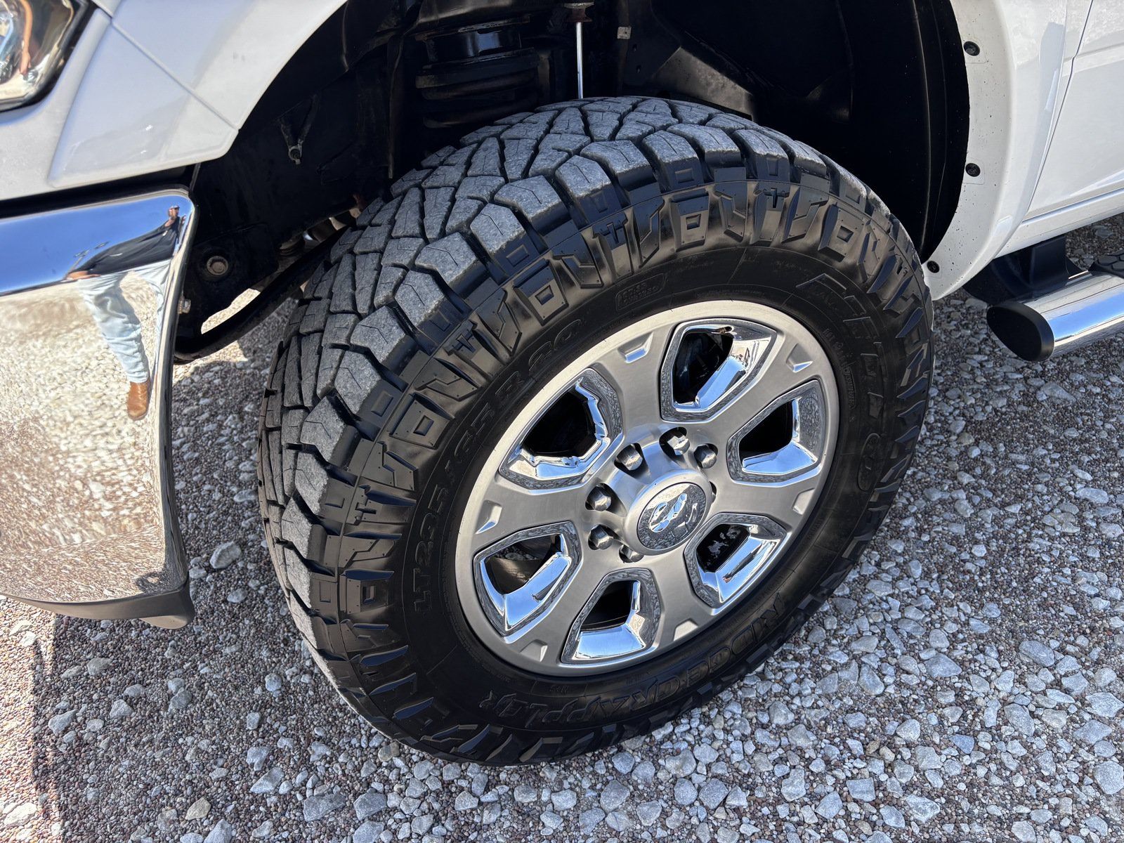 Used 2017 RAM 2500 Laramie w/ Convenience Group AWD/4WD image 11