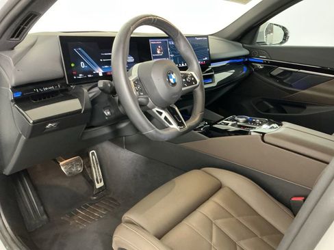 Certified 2025 BMW 530i w/ M Sport Package RWD image 21