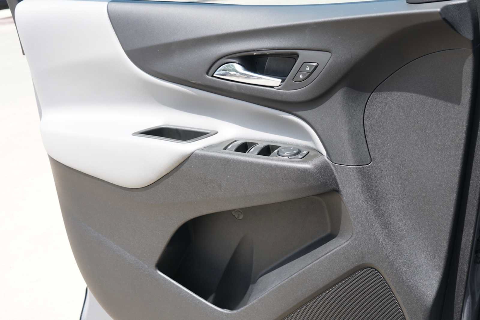 Used 2024 Chevrolet Equinox LS FWD image 17