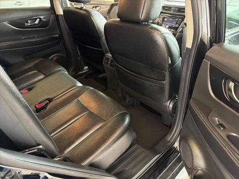 Used 2018 Nissan Rogue SL w/ Premium Package AWD/4WD image 18
