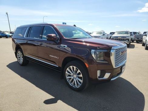 Certified 2022 GMC Yukon XL Denali AWD/4WD image 6