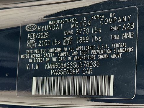 Used 2025 Hyundai Venue SEL image 12