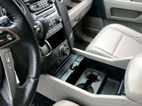 Used 2014 Honda Pilot Touring image 16