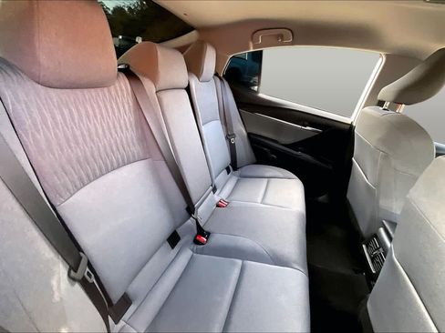 Used 2025 Toyota Camry Hybrid FWD image 19