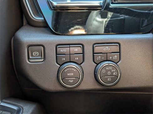 Certified 2022 Chevrolet Silverado 1500 LT Trail Boss w/ Convenience Package II image 25