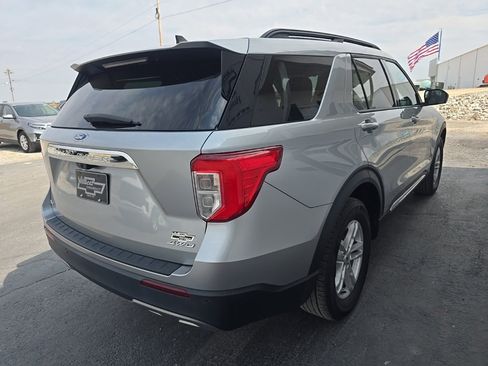 Used 2023 Ford Explorer XLT w/ Equipment Group 202A image 8