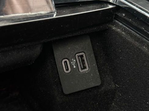 Certified 2023 Lincoln Nautilus Reserve image 33