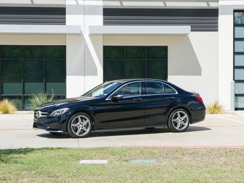 Used 2015 Mercedes-Benz C 400 image 2