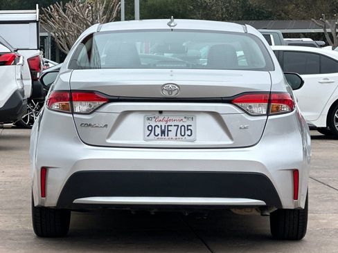 Certified 2022 Toyota Corolla LE image 6