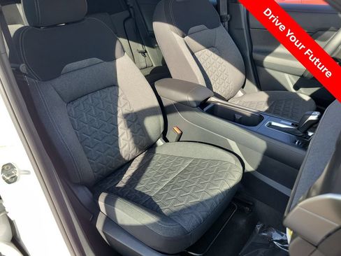 Certified 2025 Nissan Kicks SV FWD image 18