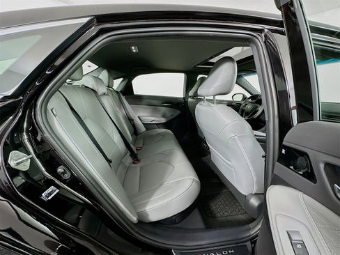 Certified 2020 Toyota Avalon Limited w/ Advanced Safety Package image 29
