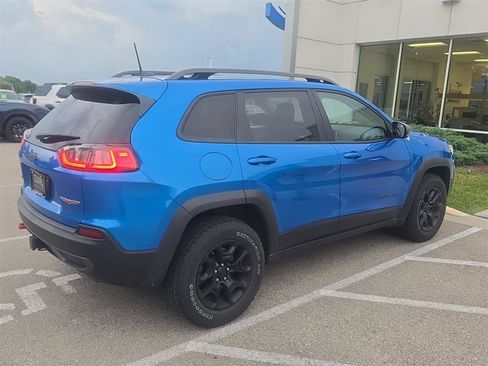 Used 2019 Jeep Cherokee Trailhawk w/ Comfort/Convenience Group AWD/4WD image 15