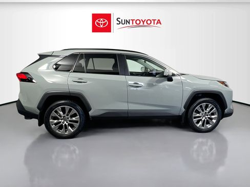 Used 2023 Toyota RAV4 XLE Premium image 2