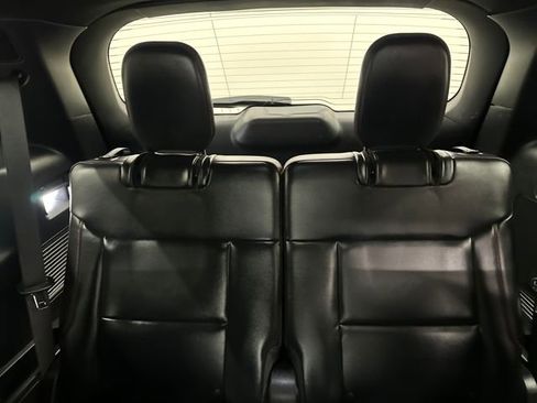 Used 2025 Ford Explorer ST-Line image 21