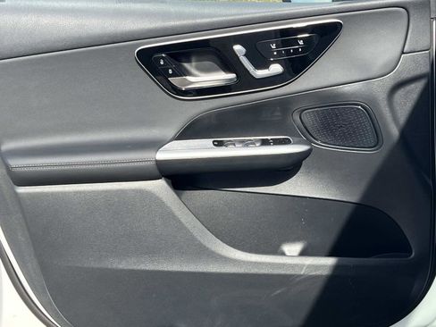 Used 2025 Mercedes-Benz GLC 300 image 18