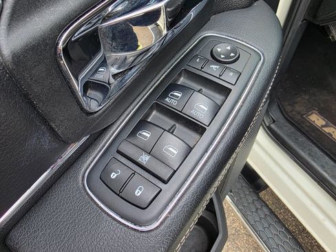 Used 2018 RAM 3500 Laramie image 12