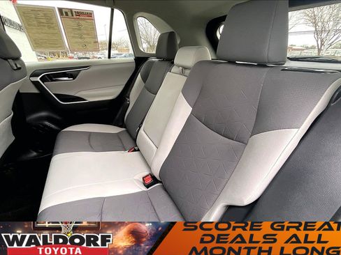 Used 2022 Toyota RAV4 XLE image 30