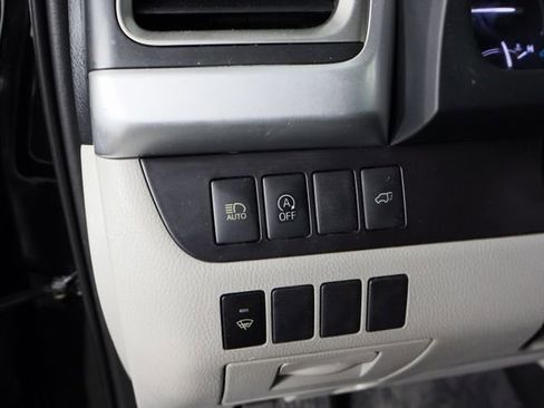 Used 2019 Toyota Highlander XLE AWD/4WD image 23