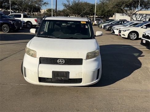 Used 2009 Scion xB image 2