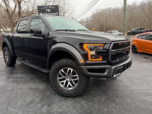 Used 2018 Ford F150 Raptor w/ Equipment Group 802A Luxury AWD/4WD image 3