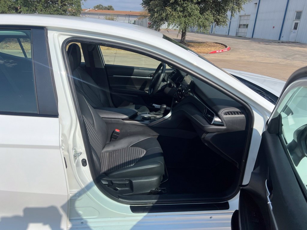 Used 2023 Toyota Camry SE w/ Convenience Package FWD image 18