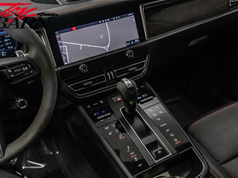 Used 2023 Porsche Macan GTS w/ GTS Sport Package image 39