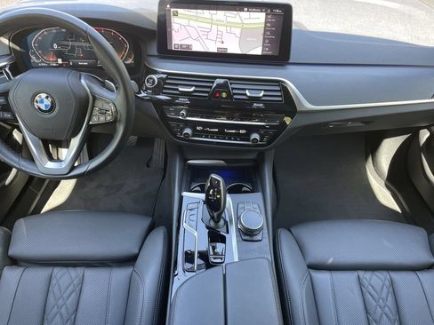 Used 2023 BMW 530i w/ Premium Package RWD image 14