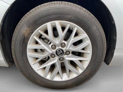 Used 2017 Toyota Camry LE FWD image 30