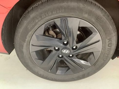 Used 2021 Hyundai Elantra SEL FWD image 8
