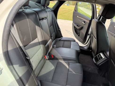 Used 2014 Chevrolet Impala LT w/ Convenience Package image 19