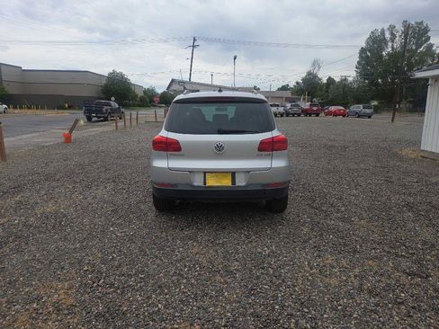 Used 2015 Volkswagen Tiguan SE FWD image 4