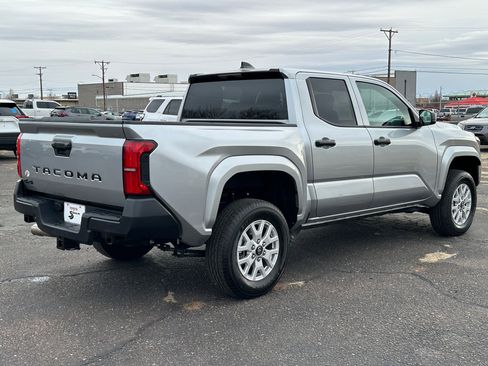 Used 2025 Toyota Tacoma SR image 8