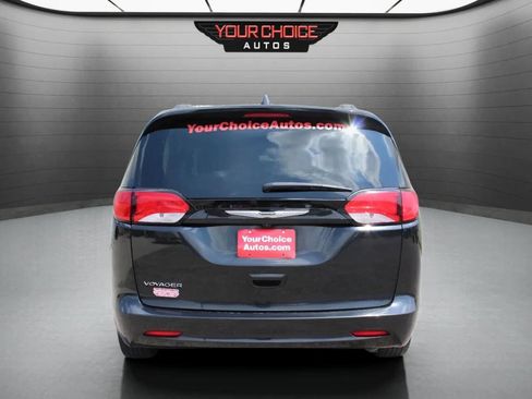 Used 2021 Chrysler Voyager Lxi image 4