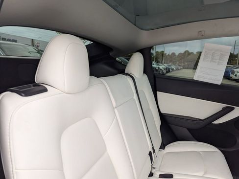 Used 2022 Tesla Model Y Performance image 14
