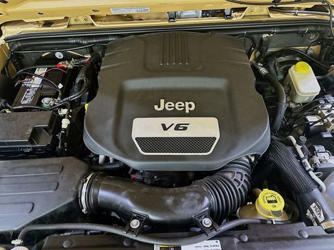 Used 2014 Jeep Wrangler Unlimited Sport image 30