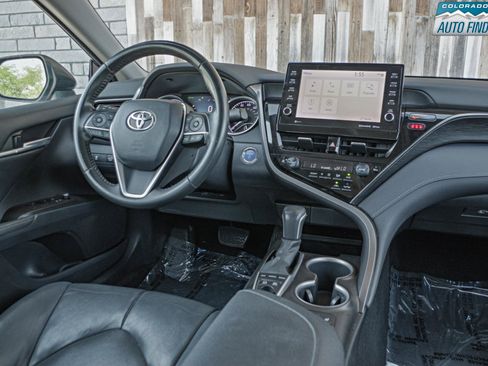 Used 2021 Toyota Camry XLE FWD image 15