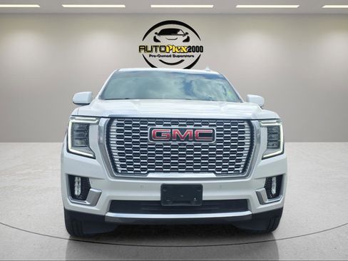 Used 2021 GMC Yukon XL Denali w/ Denali Ultimate Package RWD image 2