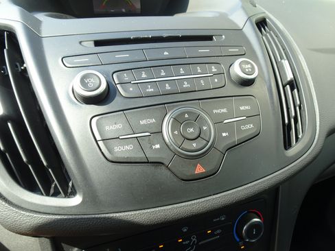 Used 2017 Ford Escape S FWD image 19