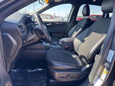 Used 2025 Ford Escape ST-Line image 4