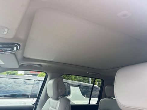 Used 2024 Jeep Wagoneer L 4WD w/ Premium Group I image 4