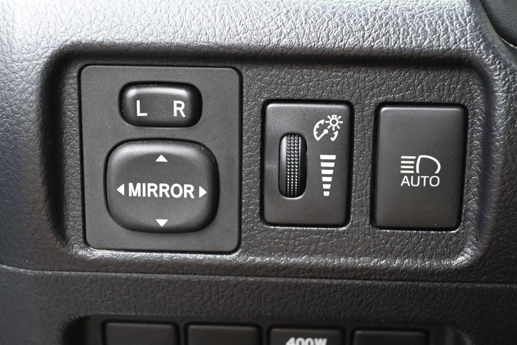 Used 2021 Toyota 4Runner Venture w/ Moonroof Package AWD/4WD image 14