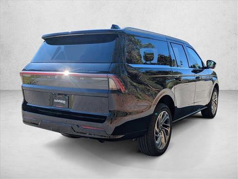 New 2025 Lincoln Navigator L Reserve AWD/4WD image 8