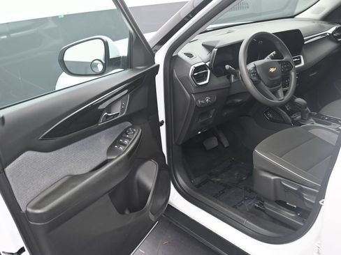 Used 2025 Chevrolet TrailBlazer LT FWD image 10
