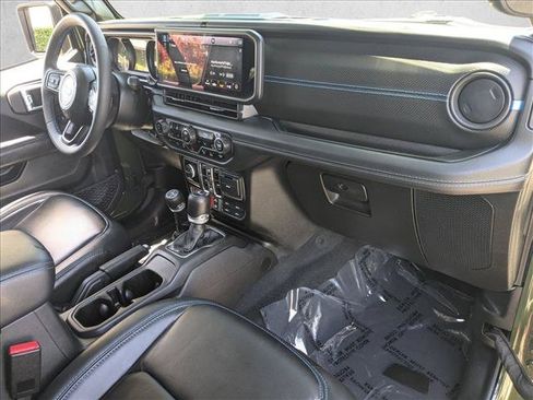 Used 2024 Jeep Wrangler Unlimited Rubicon 4xe AWD/4WD image 22