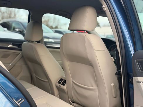 Used 2017 Volkswagen Golf Alltrack S image 20